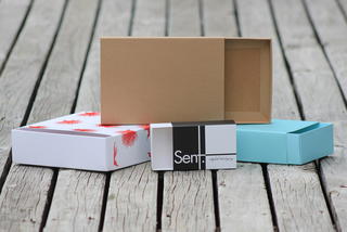 Photo presentation boxes